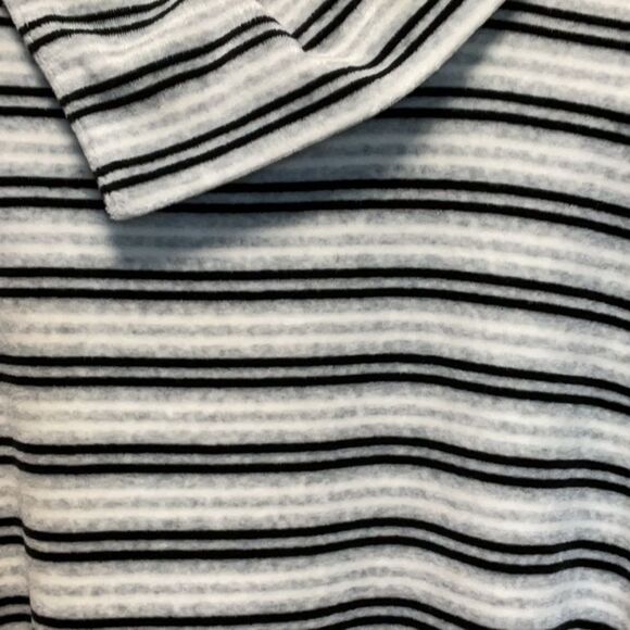 Talbots Black White Gray Striped Blouse Women S Pullover Shirt Cotton Polyester - Picture 3 of 8